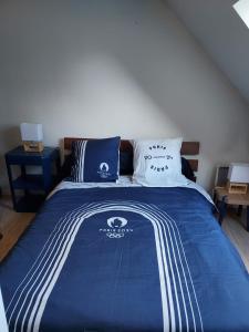 Sejours chez l'habitant Chambres d-hotes Jeux olympiques JO Paris, petite restauration le soir possible, transfert gratuit a la gare de Fontainebleau : photos des chambres