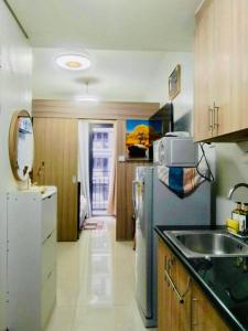 2 Condos, 5 Beds, 2 CR @ Shore2 MOA (3rd&5th Flrs)