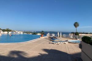 All comforts - Pool - Sea view