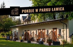 Pokoje w parku przy Pałacu Ławica