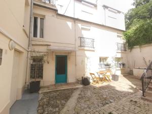 Grand studio proche Paris avec terrasse