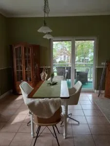 AMBER LOGIA - Klein Ernsthof