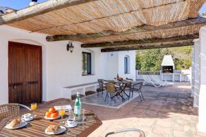 The Strawberry Villa private pool garden views