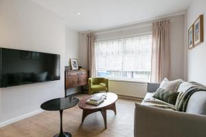 Spacious 4 bedroom home - sleeps 8