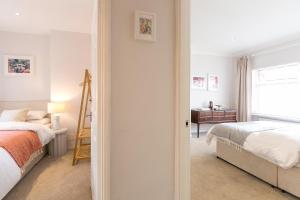 Spacious 4 bedroom home - sleeps 8