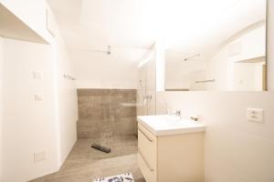 Chasa Capricorn Sent