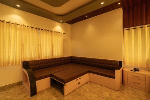 The Venue By Seasons Suites-