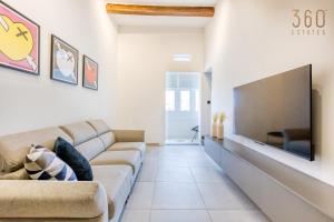 The ultimate luxury triplex home in Spinola Bay by 360 Estates