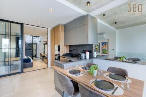 The ultimate luxury triplex home in Spinola Bay by 360 Estates