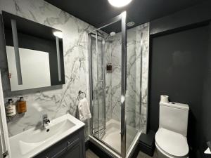 Standard Double Room room in The Golden Fleece Inn