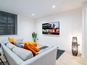 2-Bedroom with Breathtaking Views in Holmfirth Village, Huddersfield - 丹比戴尔