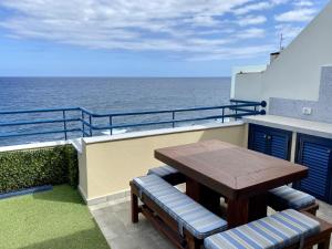 La Mar Loft Apartment with Hot Tub