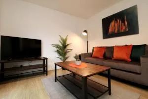 2 Bedroom GF Home - Private Parking and Garden - Halton 2 Bedroom GF Home - Private Parking and Garden - Halton