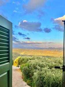 MaGea-Thalassa,Top floor Cretan studio with views