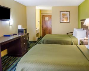 Standard Queen Room with Two Queen Beds - Non Smoking  room in Quality Inn & Suites Medina- Akron West