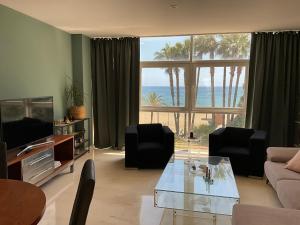 First Line Sea Apartment By Oliva