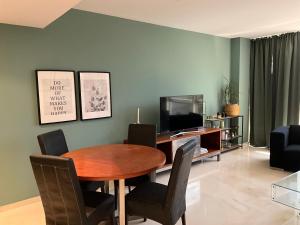 First Line Sea Apartment By Oliva