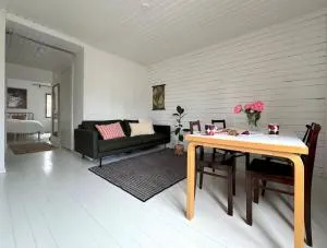 Valoisa ja uniikki koti kauniilla Karjasillalla - 肯佩莱