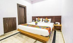 FabHotel Golden Leaf Nr Medanta- The Medicity & Artemis Hospital, Gurugram