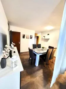 nJoy! Comfort & Spacious - Balkon - gratis WLAN - perfekt für Work & Travel - Freiberg am Neckar
