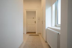 Bright, modern and central flat with a terrace