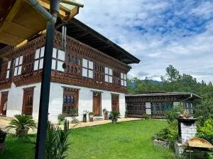 CheChey Homestay - Manikyangsa