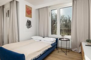 Modern & Trendy Studio Winiarska with Parking by Renters