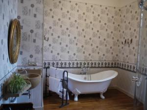 B&B / Chambres d'hotes Chateau de Courseulles : photos des chambres