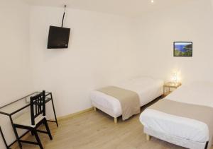 Hotels Hotel L'Oustaou : Studio