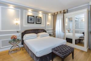 Superior Double Room room in FH55 Hotel Calzaiuoli