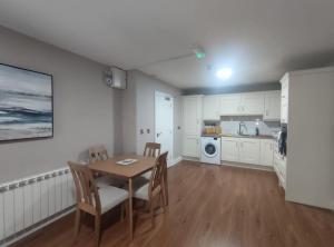 Blacklion prime location apartment