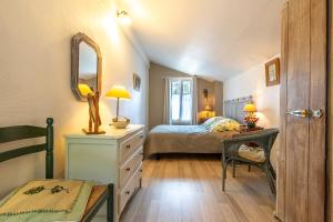 Pieds dans leau à Plage des Dames