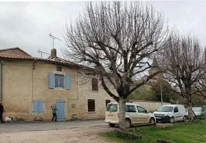 Au bord de la rivière - Bitas Au bord de la rivière - Bitas