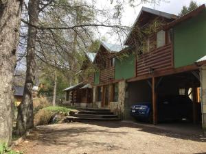 Cabaña rodeada de bosque nativo para 12 c parrilla