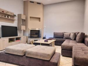 Marathon VS LUXURY VILLA