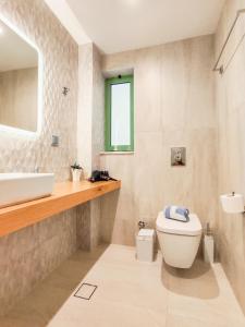 Twin Room with Sea View room in Hotel Dafni