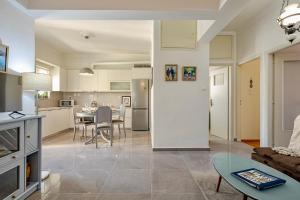 Chania Center Walk To Sea