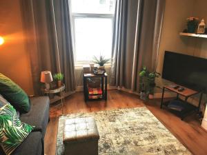 1-Bed victorian gf Apartment in London