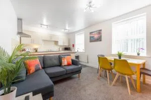 NEW! Stylish 5-Bed Apartment in Stockton-on-tees by Stay With Us, Perfect for Contractors & Large Groups, FREE Parking! - 蒂诗上的索纳比