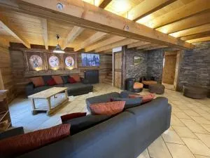 Chalet montagnard 15 personnes - proche du centre du village - 圣让达尔沃