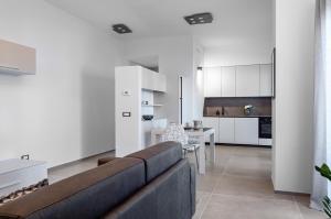 GuestHost - Garnopea Modern & Stylish Apartment with Balcony