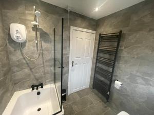 2 Bed Flat near Heathrow Airport & Elizabeth Line