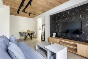 Athens Sea Side Escape - Vari