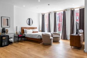 DTWN Historic Hotel, West Market Square View, King Bed, Room # 200