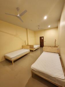 SKYPEARL Guesthouse & Pub