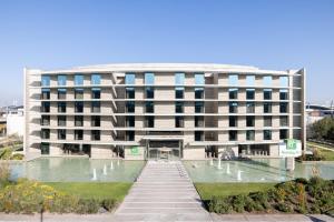 Holiday Inn Santiago - Airport Terminal by IHG