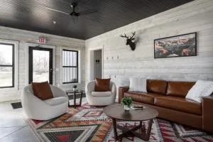 Spillway Lodges - Creswell