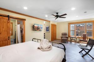 736 12 B Main Street, Loft Studio