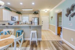 Screened-In Patio Myrtle Beach Golf Condo