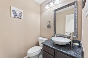 Amazing Bay Villa Near NASA with Pool & Pool Table